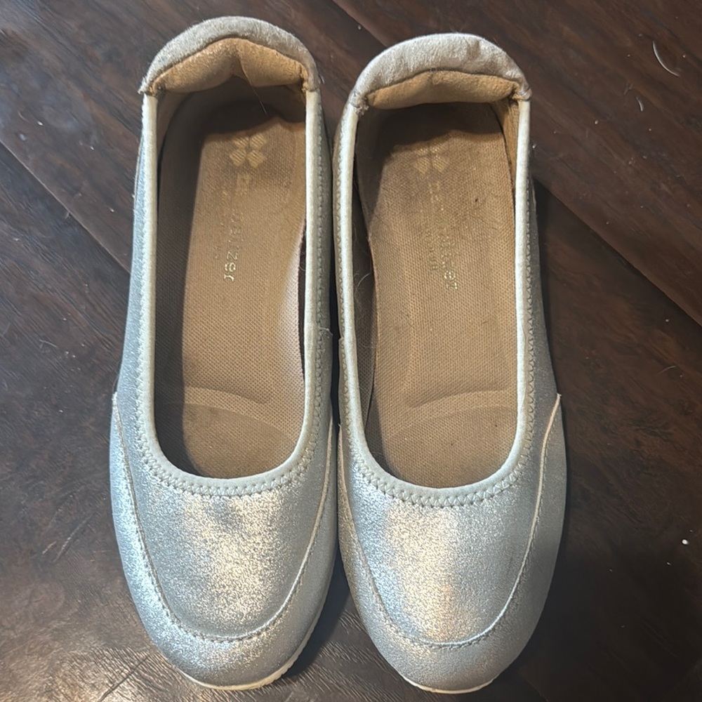 Silver Metallic Flats with Cushioned Insole